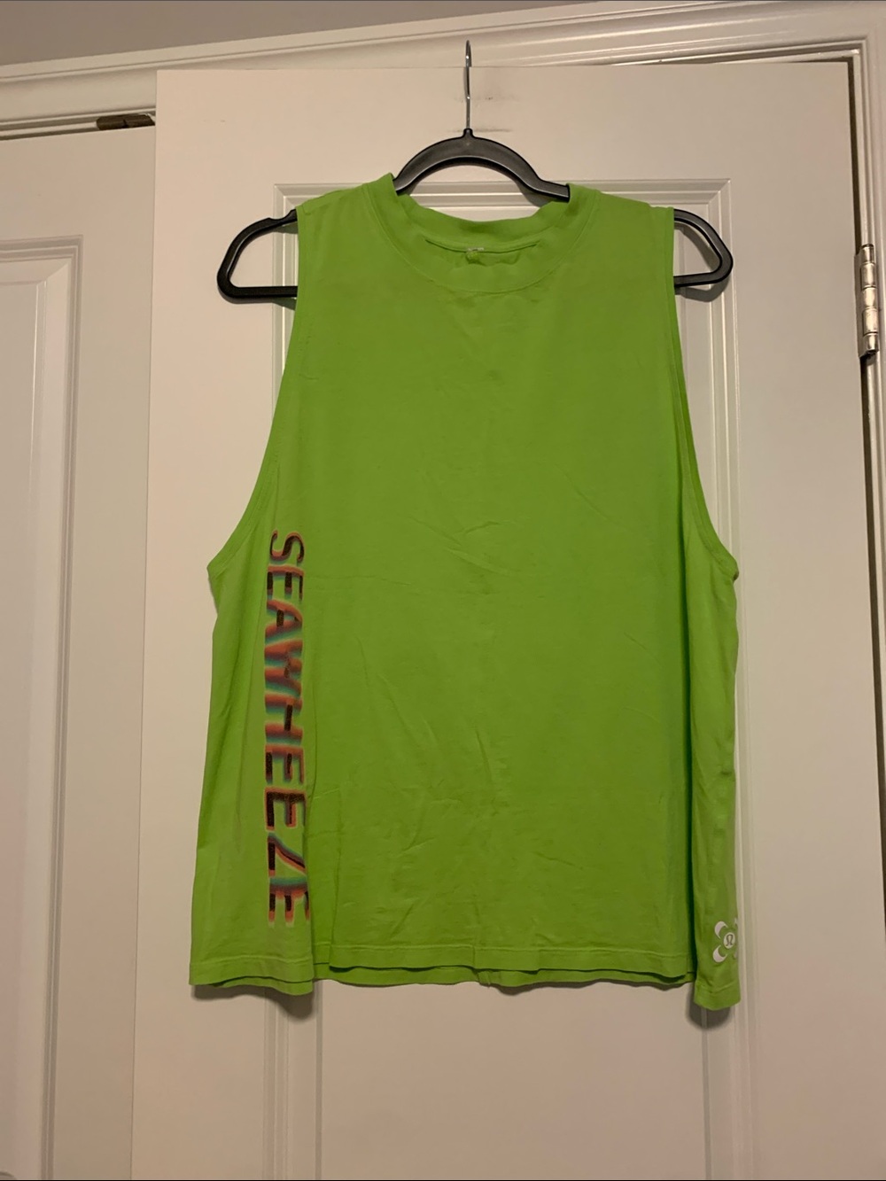 Lululemon Neon Green SEAWHEEZE All Yours Tank, est Sz 10, PTP 20, GUC